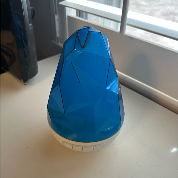 Essential Oil Diffuser Humidifier - Picture 1 of 4